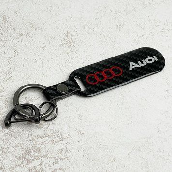 Автомобильный брелок Audi карбоновая пластина Carbon (Original) 123532 фото