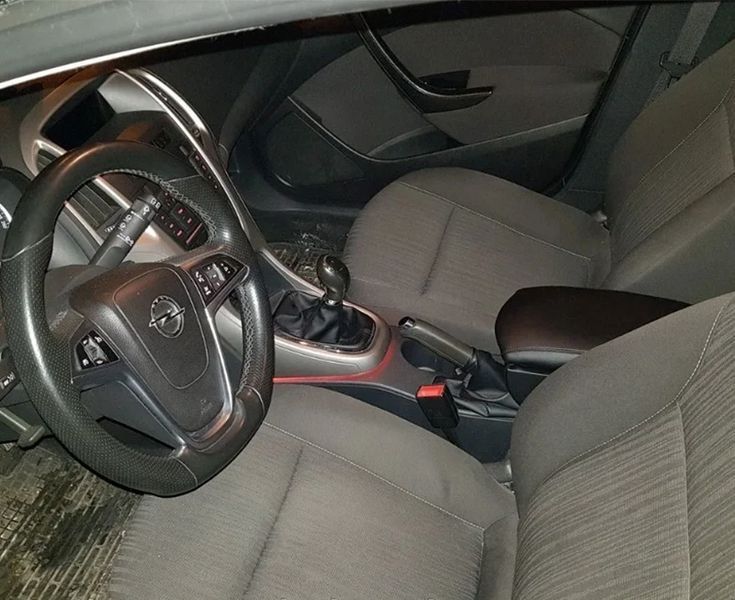 Підлокітник Opel Astra J 2009-, Опель Астра Джи Екошкіра Brazo чорний 101707 фото