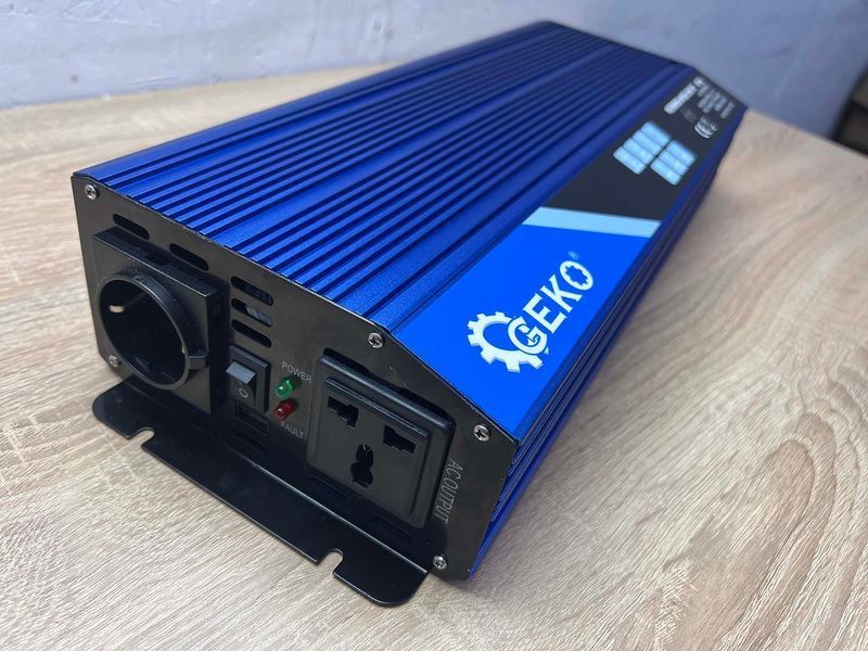 Преобразователь напряжения с чистой синусоидой для котлов 4000W GEKO Инвертор G17016 105294 фото