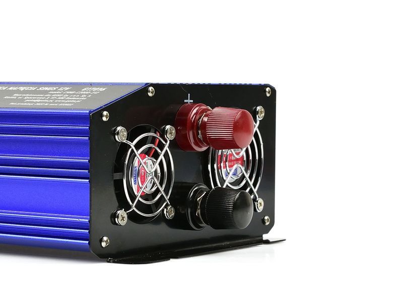 Преобразователь напряжения с чистой синусоидой для котлов 4000W GEKO Инвертор G17016 105294 фото