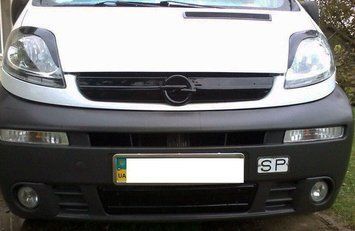 Зимова накладка Opel Vivaro 2001-2007 (на решітку радіатора) глянцева DD 55463 фото