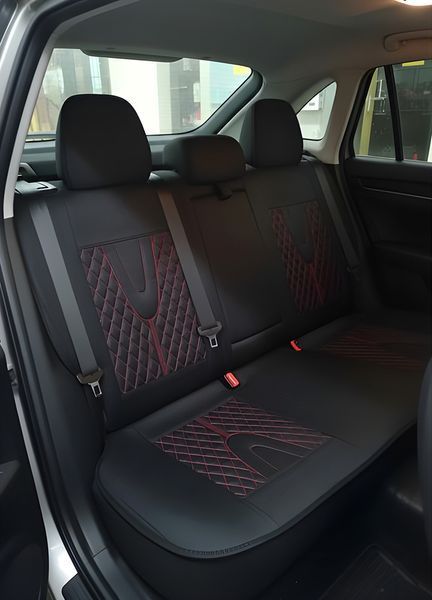 Авточехлы 5D - Fentow MORI комплект (полиэстер) закрытая спинка Черные с красным 123600 фото