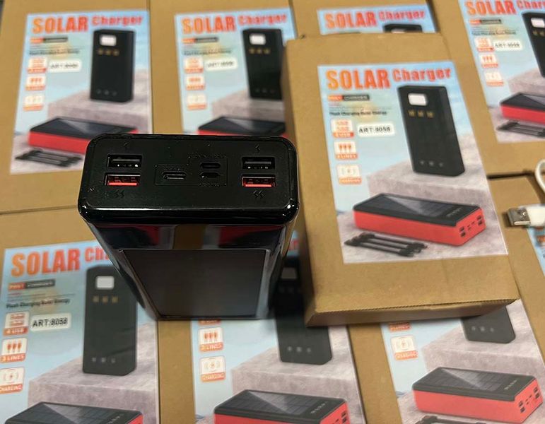 Повербанк UKC 8058 20000 MAh SOLAR Кабеля, Фонарь + Солнечная Зарядка 105207 фото