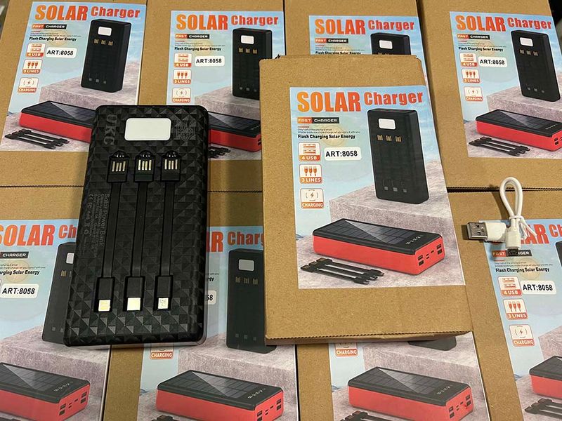 Повербанк UKC 8058 20000 MAh SOLAR Кабеля, Фонарь + Солнечная Зарядка 105207 фото