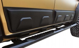 Молдинги дверей Isuzu D-Max 2011- (4шт.ABS-пласт.) Omsa