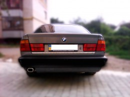 Carmos    BMW 5 (E34) 1988-1995 (.) Carmos