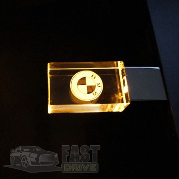  USB - BMW  32 GB (LED )